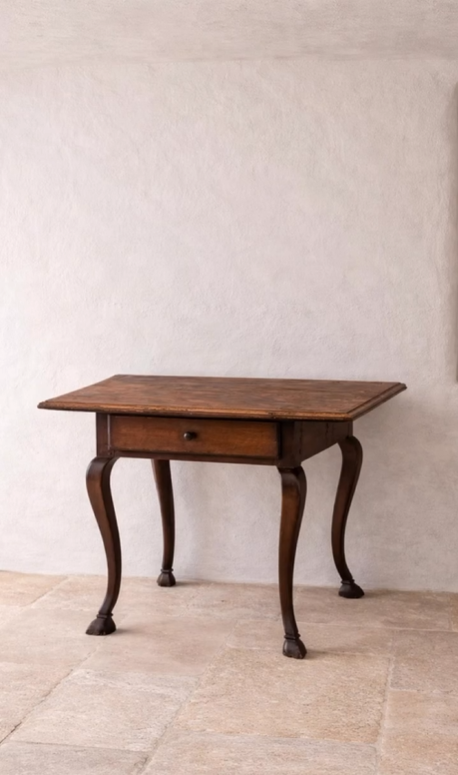Mesa auxiliar de madera maciza