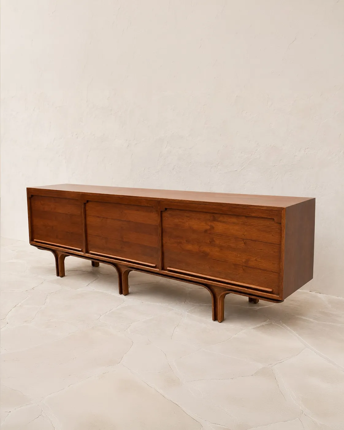 Aparador Gianfranco Frattini en madera de palosanto